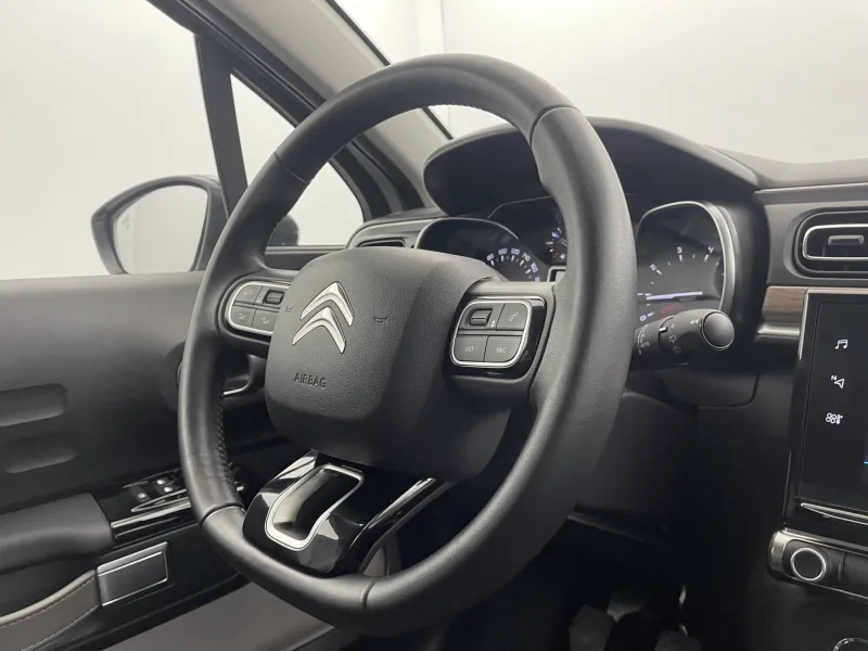 Image secondaire du véhicule 32