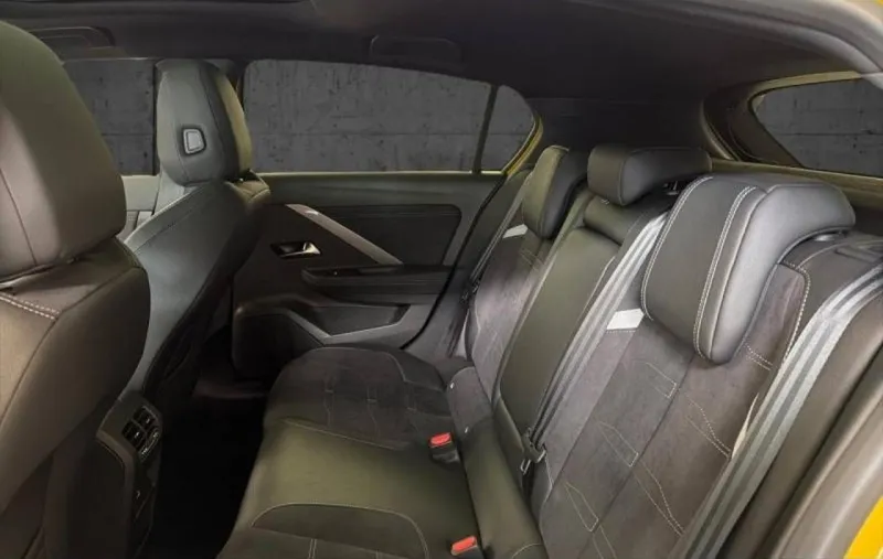 Image secondaire du véhicule 10