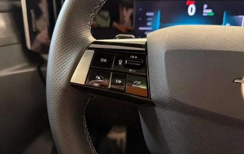 Image secondaire du véhicule 14