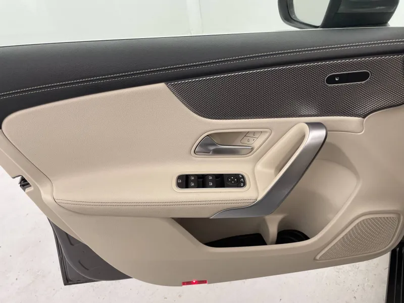 Image secondaire du véhicule 30