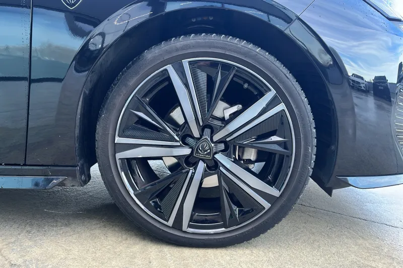 Image secondaire du véhicule 44