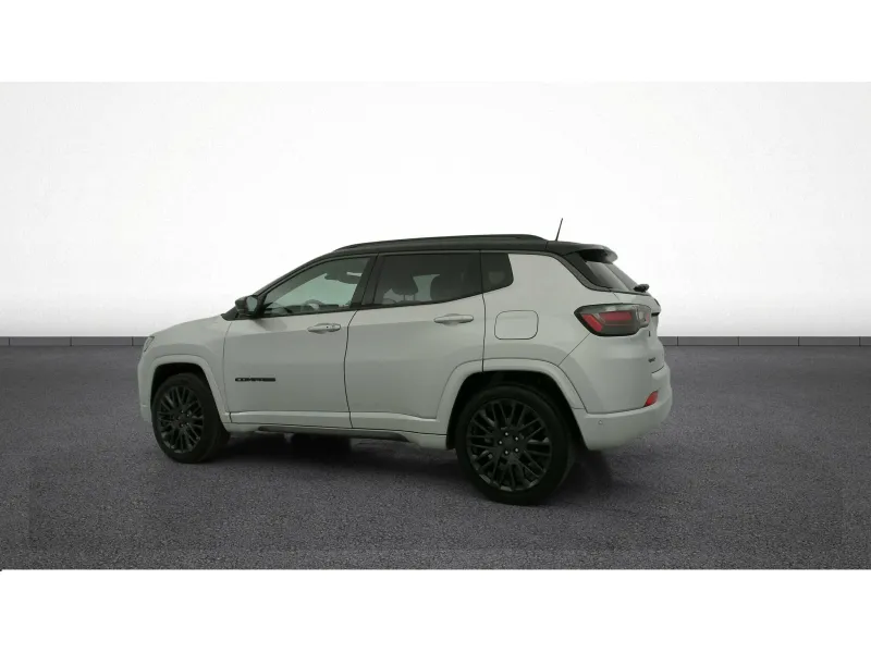 Image secondaire du véhicule 24