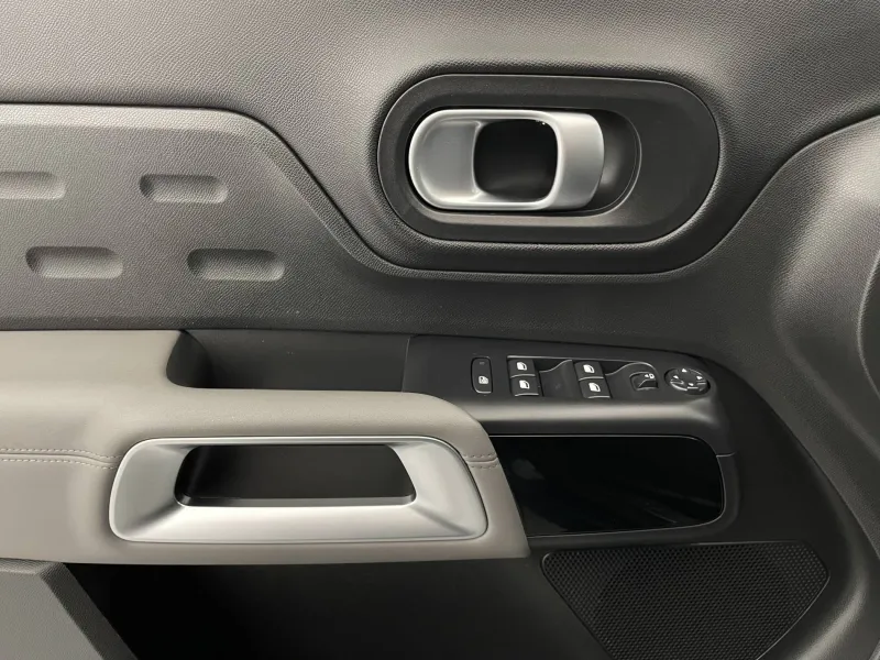 Image secondaire du véhicule 30