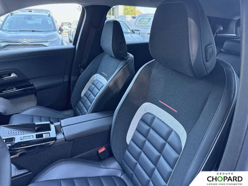 Image secondaire du véhicule 12