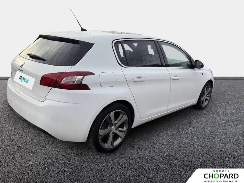 Image secondaire du véhicule 4