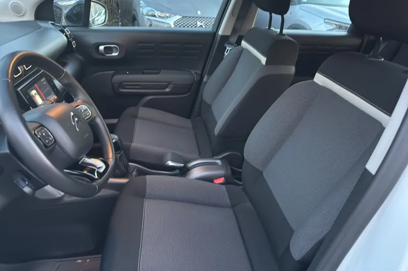 Image secondaire du véhicule 11