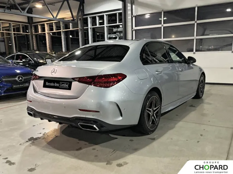 Image secondaire du véhicule 32