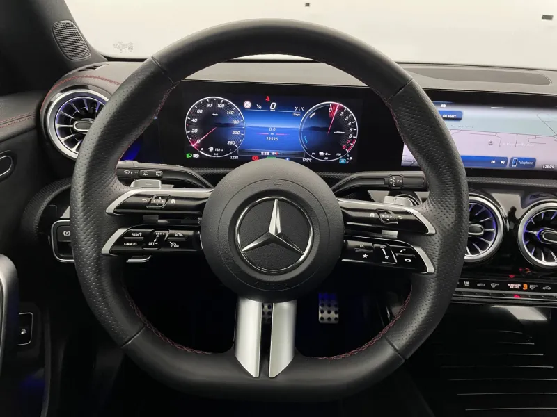 Image secondaire du véhicule 24