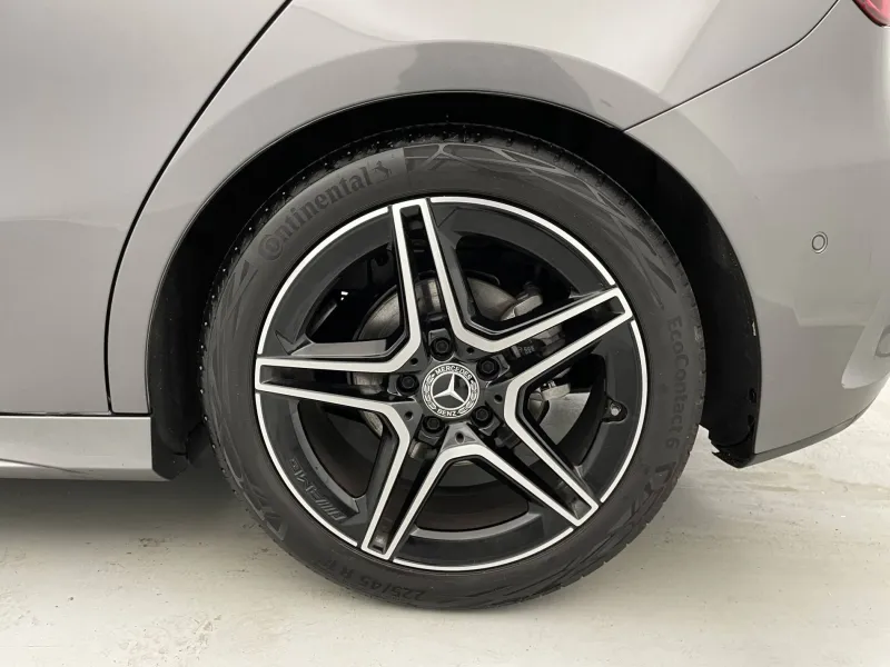 Image secondaire du véhicule 18