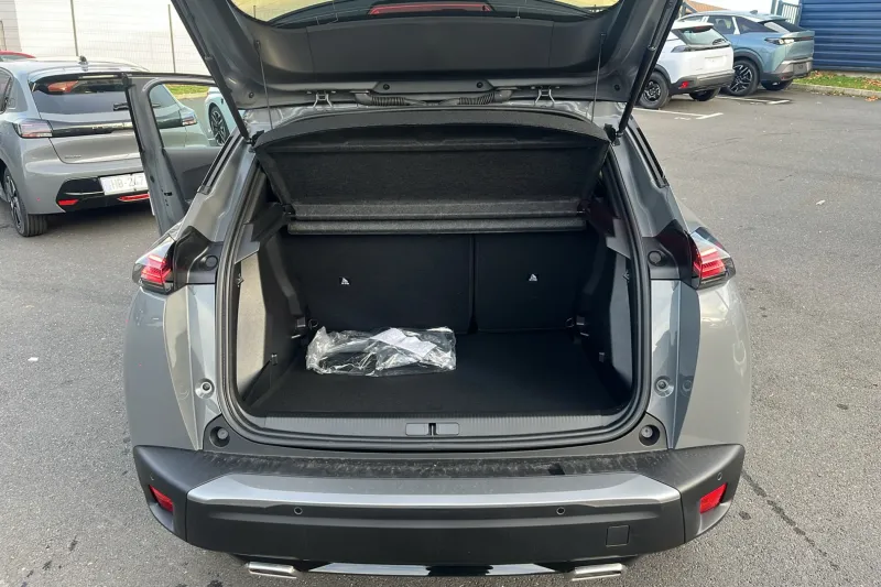 Image secondaire du véhicule 10