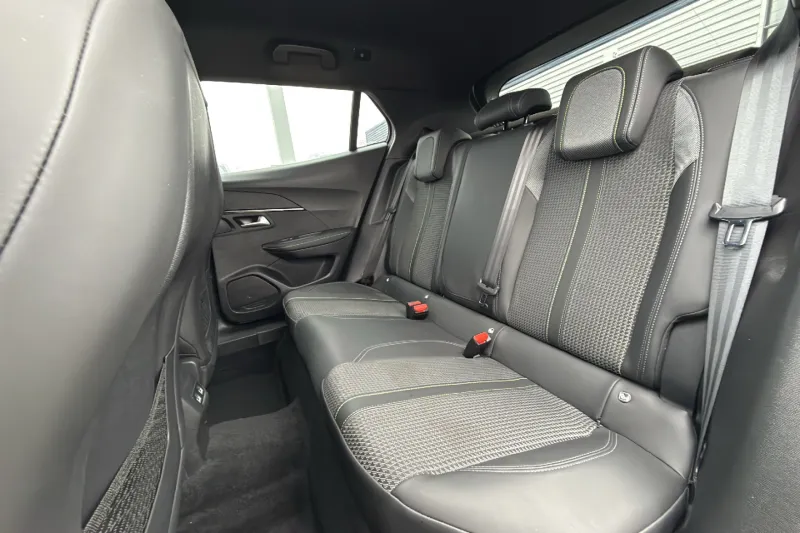 Image secondaire du véhicule 11