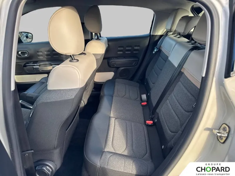 Image secondaire du véhicule 12