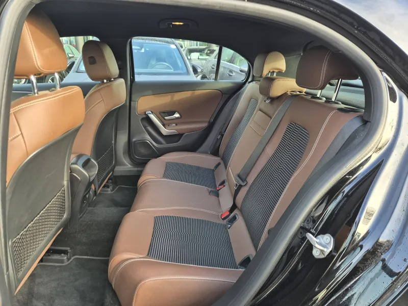 Image secondaire du véhicule 10