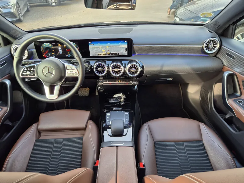 Image secondaire du véhicule 11