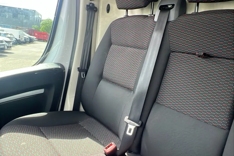 Image secondaire du véhicule 12