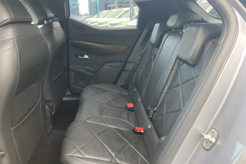 Image secondaire du véhicule 12