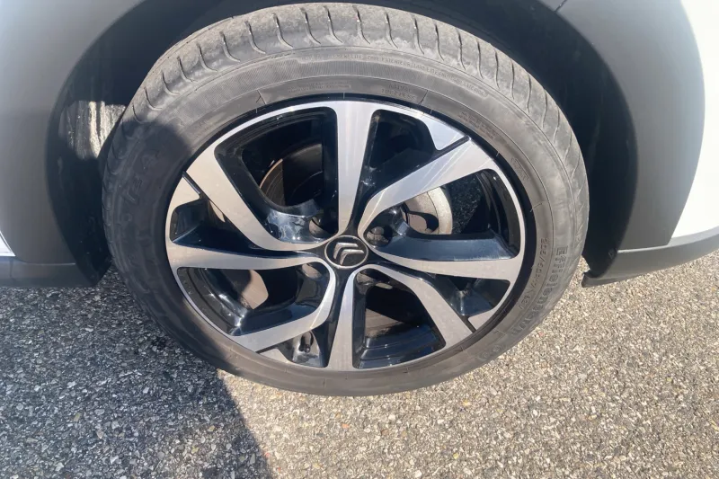 Image secondaire du véhicule 15