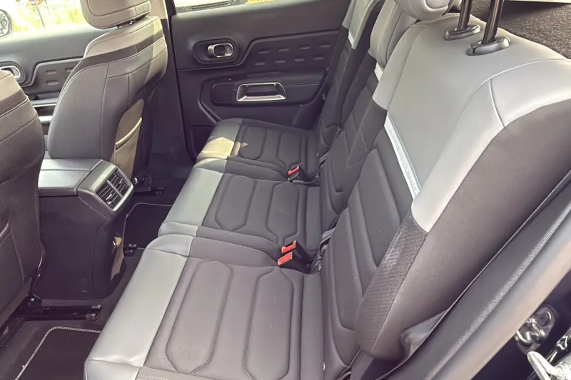 Image secondaire du véhicule 12