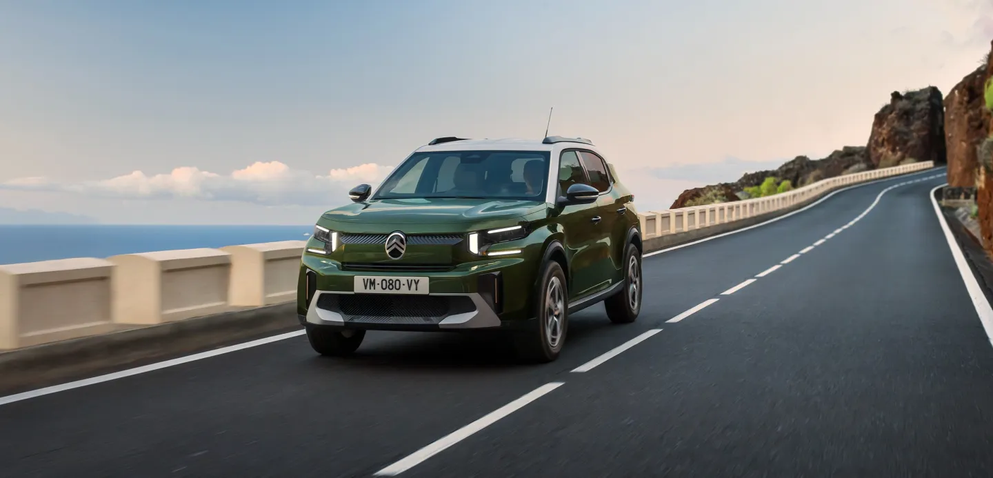 Citroën C3 Aircross 2024 : trois quarts avant gauche sur route