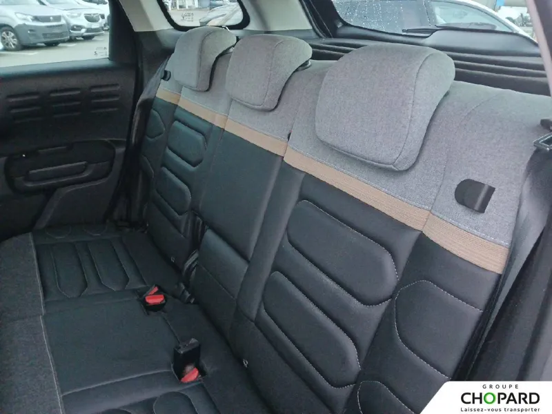 Image secondaire du véhicule 12