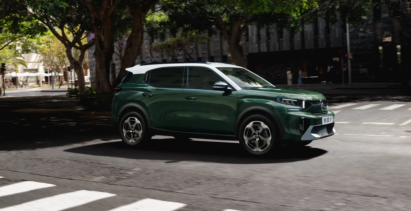 Citroën C3 Aircross 2024 : trois quarts avant droit en ville