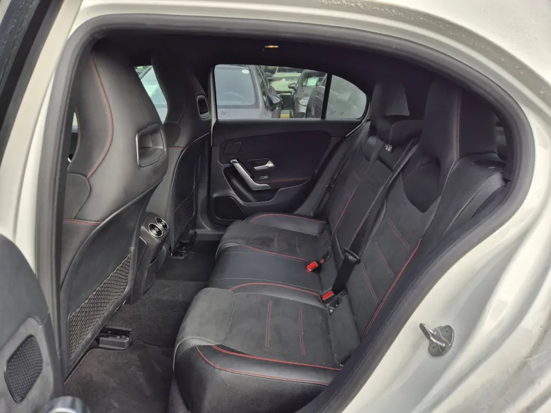 Image secondaire du véhicule 10