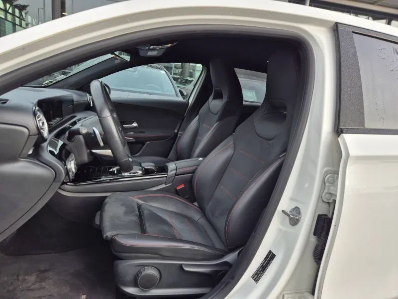 Image secondaire du véhicule 12