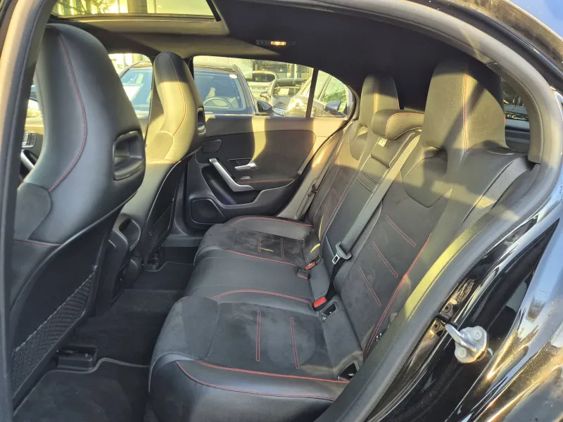 Image secondaire du véhicule 10