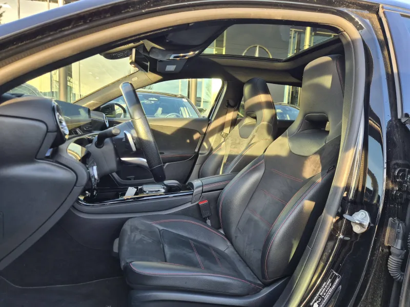 Image secondaire du véhicule 12