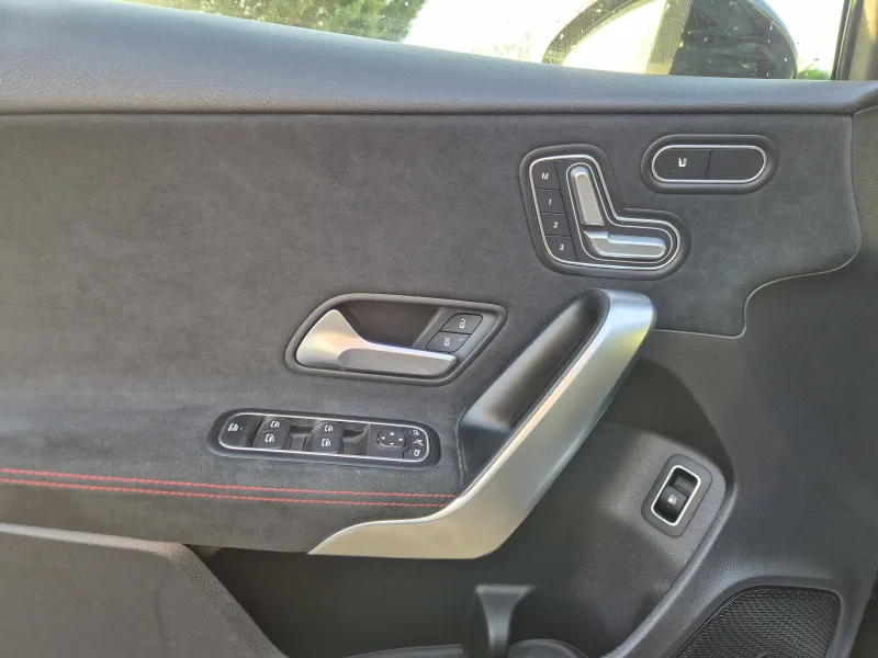 Image secondaire du véhicule 14