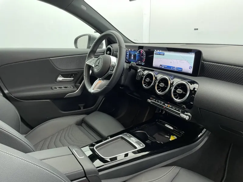 Image secondaire du véhicule 30