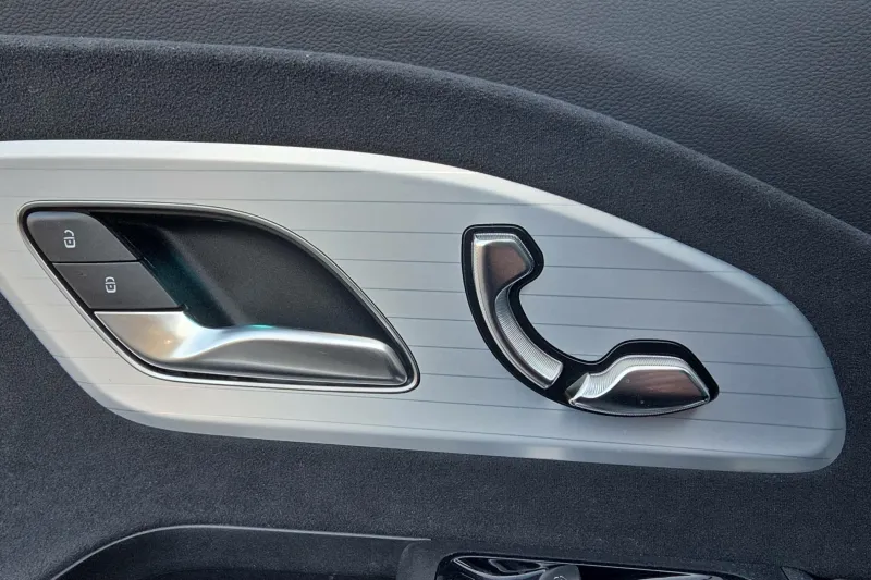 Image secondaire du véhicule 77