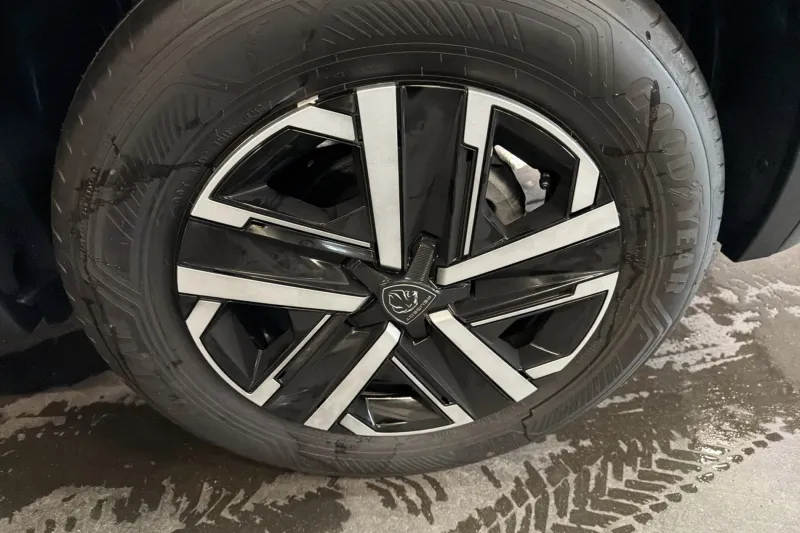 Image secondaire du véhicule 14