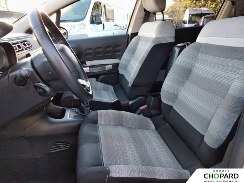 Image secondaire du véhicule 12