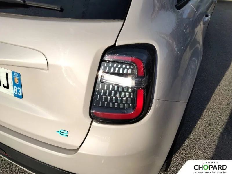 Image secondaire du véhicule 24