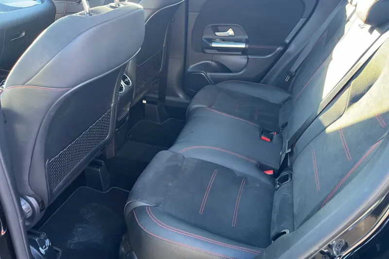 Image secondaire du véhicule 12