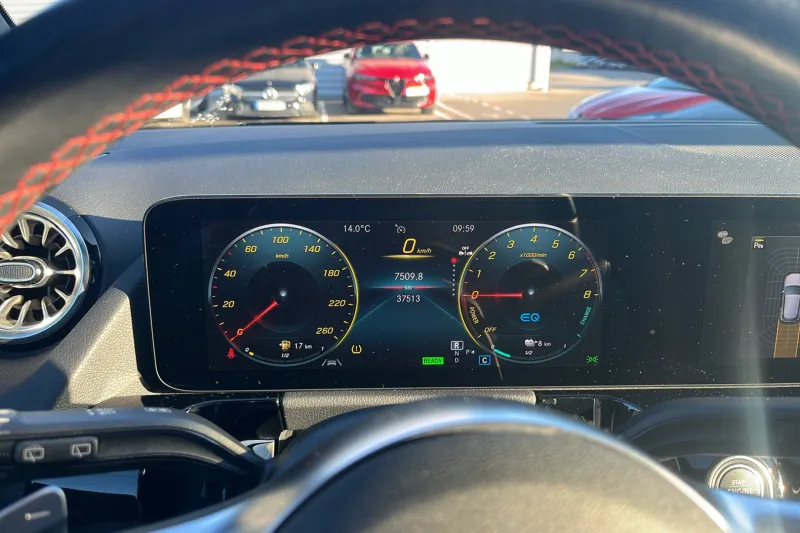 Image secondaire du véhicule 19