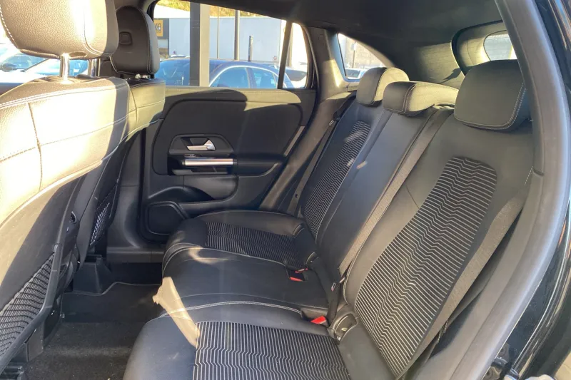 Image secondaire du véhicule 12