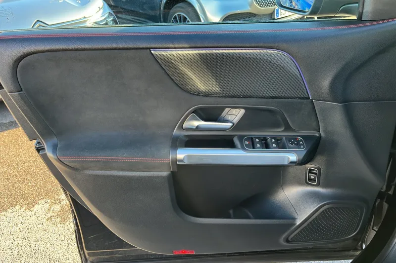 Image secondaire du véhicule 23