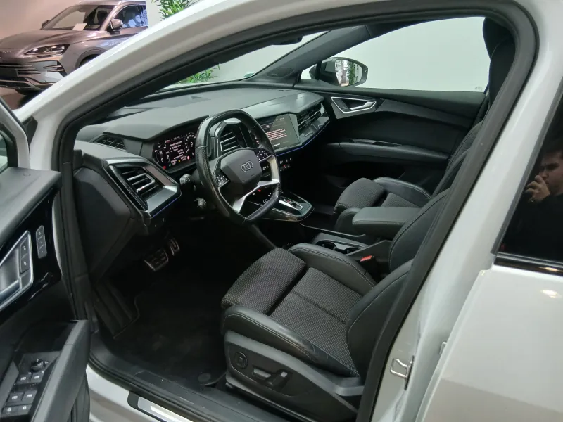 Image secondaire du véhicule 10