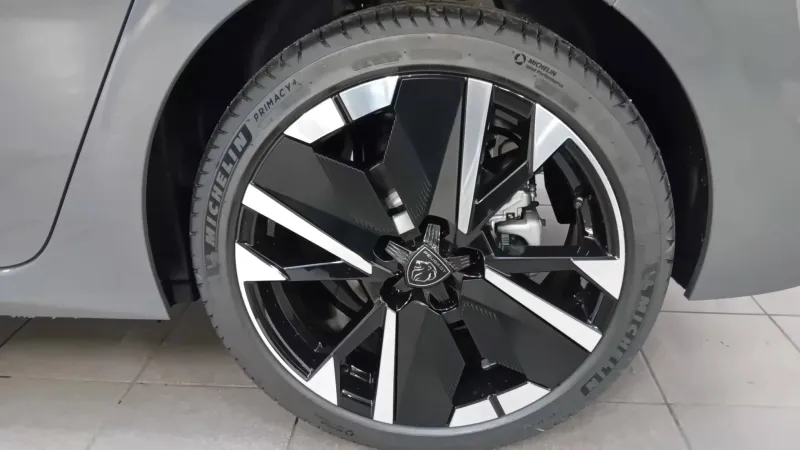 Image secondaire du véhicule 6