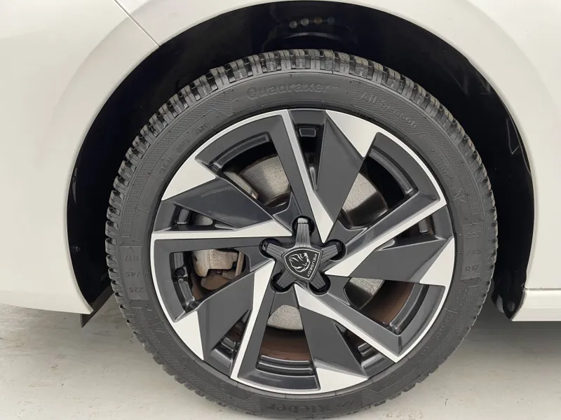 Image secondaire du véhicule 19