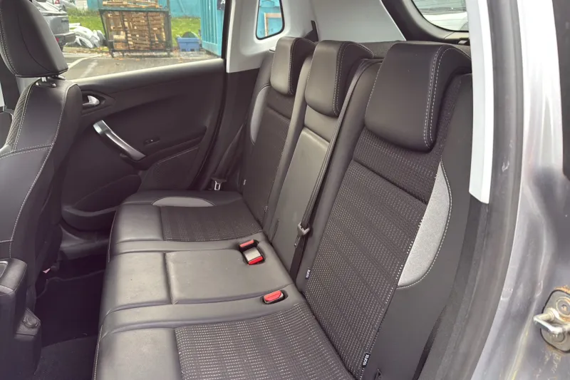 Image secondaire du véhicule 12