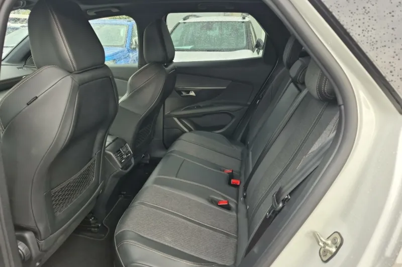 Image secondaire du véhicule 12