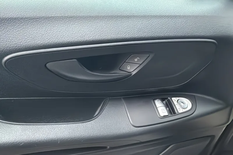 Image secondaire du véhicule 12