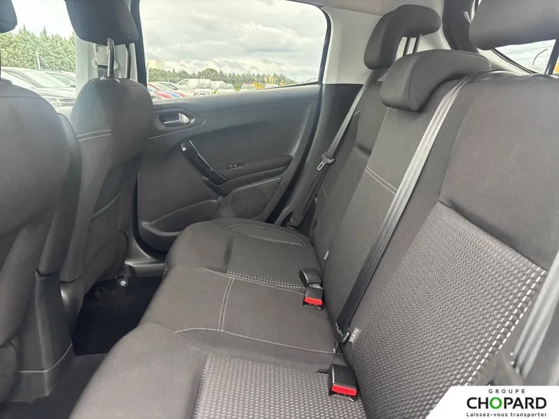 Image secondaire du véhicule 12