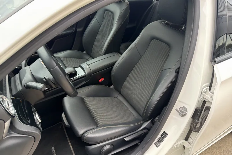 Image secondaire du véhicule 11