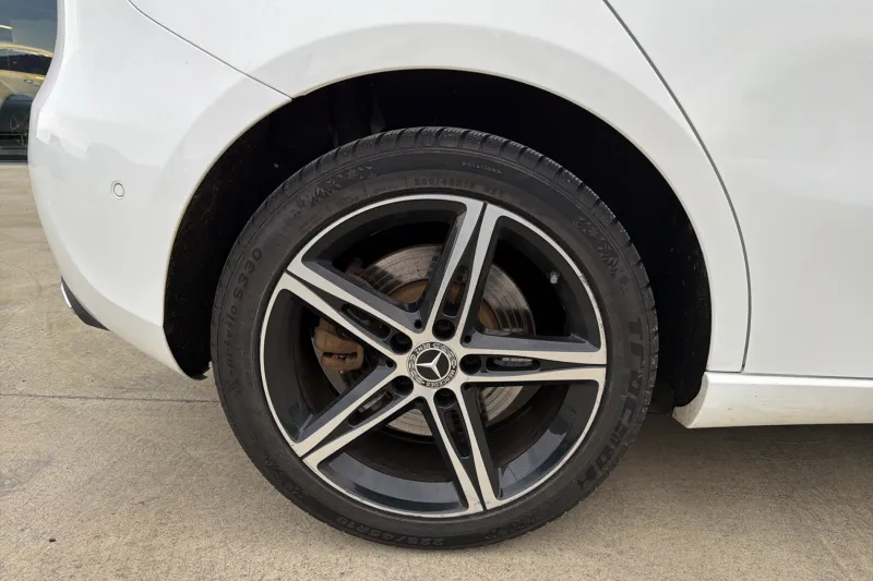 Image secondaire du véhicule 15