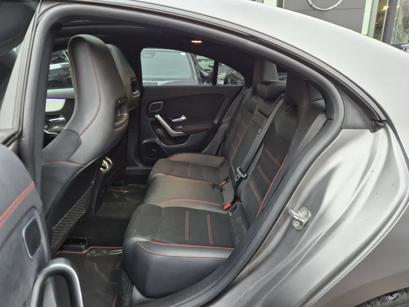 Image secondaire du véhicule 10