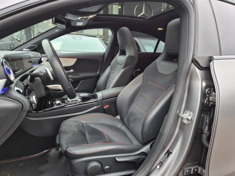 Image secondaire du véhicule 12